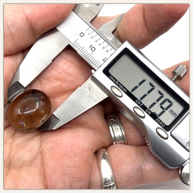 스모키 쿼츠 타원형, 내포물 포함