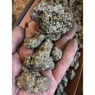 无主岩的黄铁矿 巴西 - 按重量计算