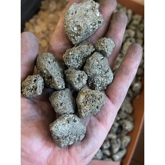 无主岩的黄铁矿 巴西 - 按重量计算