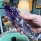 Натуральный бразильский аметист необработанный длинный кристалл - Вес 689 граммов
