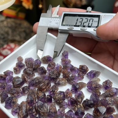بلورات أميثيست برازيليه طبيعيه غير معالجه - بوزن 100 جرام