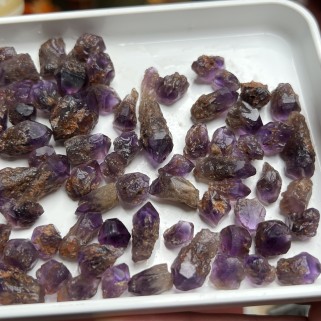 بلورات أميثيست برازيليه طبيعيه غير معالجه - بوزن 100 جرام