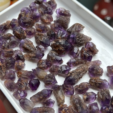 بلورات أميثيست برازيليه طبيعيه غير معالجه - بوزن 100 جرام