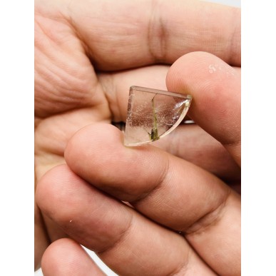 روتيل كوارتز برازيلي ذهبي بسلفر طبيعي غير معالج - بوزن 2.85 جرام