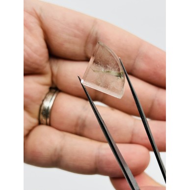 روتيل كوارتز برازيلي ذهبي بسلفر طبيعي غير معالج - بوزن 2.85 جرام