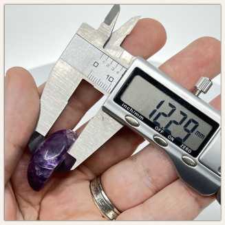 Natürlicher brasilianischer Amethyst im Muschelschliff