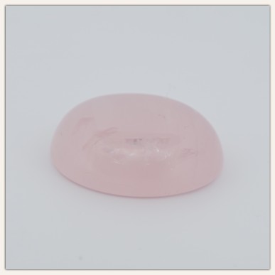 Quartz rose indien naturel avec arc-en-ciel sur le côté