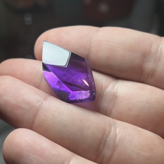 Brazilian Amethyst top quality no radiation treatment - weight 8.94 Gram