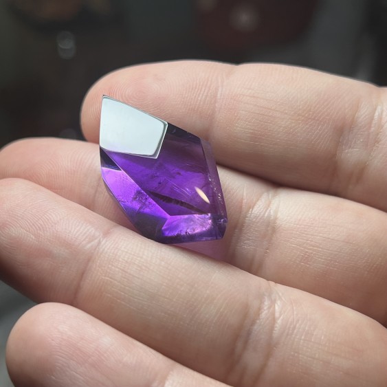 Brazilian Amethyst top quality no radiation treatment - weight 8.94 Gram