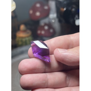 Brazilian Amythest top quality no radiation treatment - weight 8.94 Gram