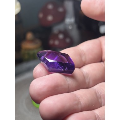 Brazilian Amythest top quality no radiation treatment - weight 8.94 Gram