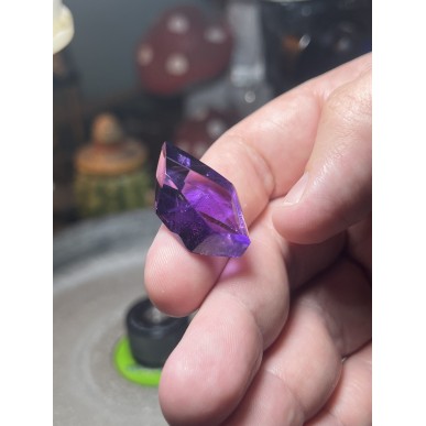 Brazilian Amythest top quality no radiation treatment - weight 8.94 Gram