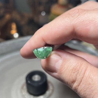 Brazilian Cat’s eye Emerald rare piece great quality natural no oil no treatments - weight 2.7 ct