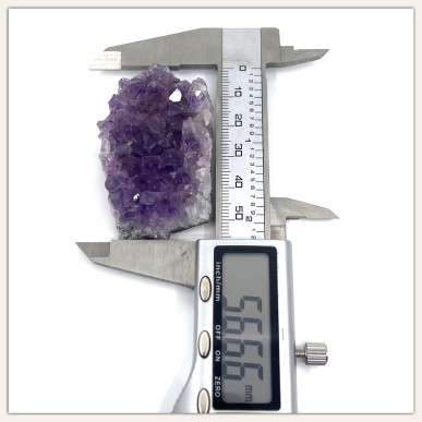 Améthyste brésilienne Poids de la grappe 52.36 Grammes